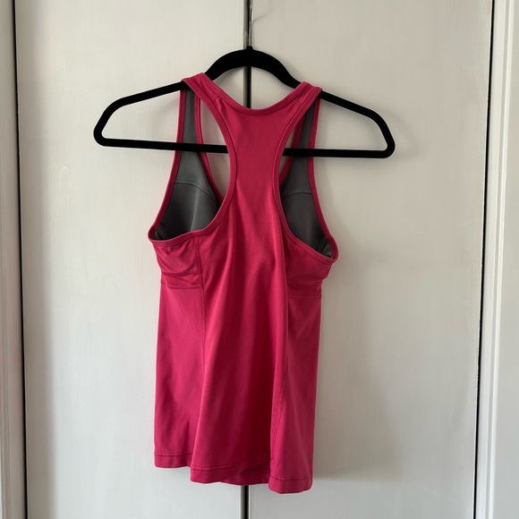 Nike Workout top color pink size small (S) - Picture 3 of 3
